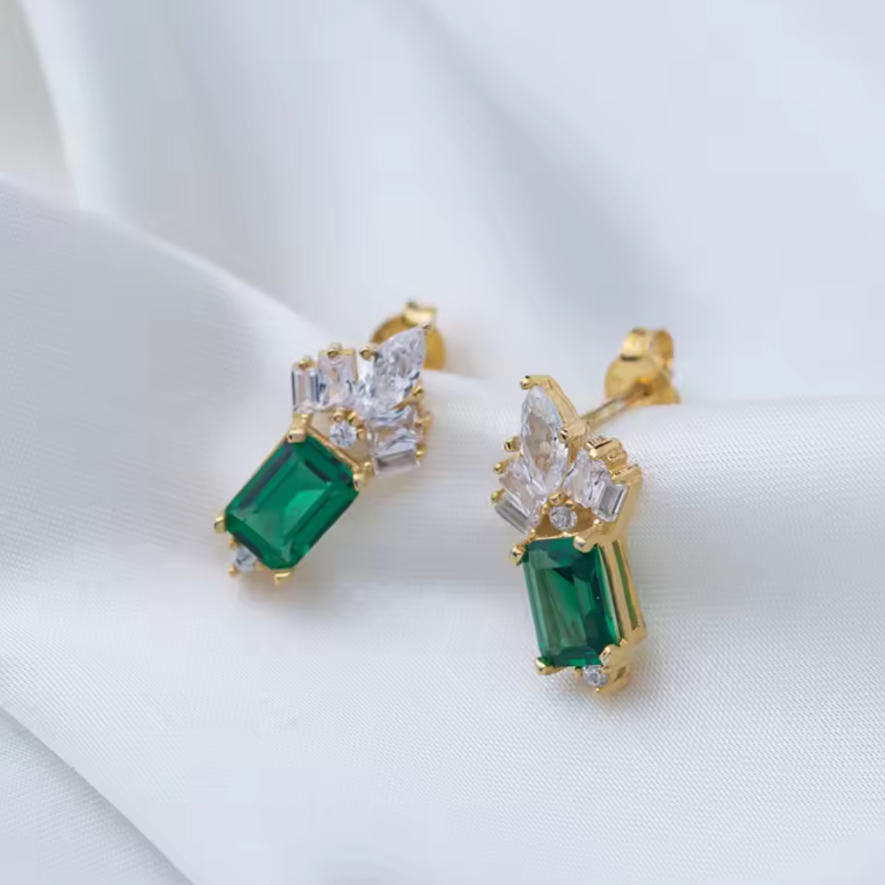 Orecchino EMERALD DIANA STUD